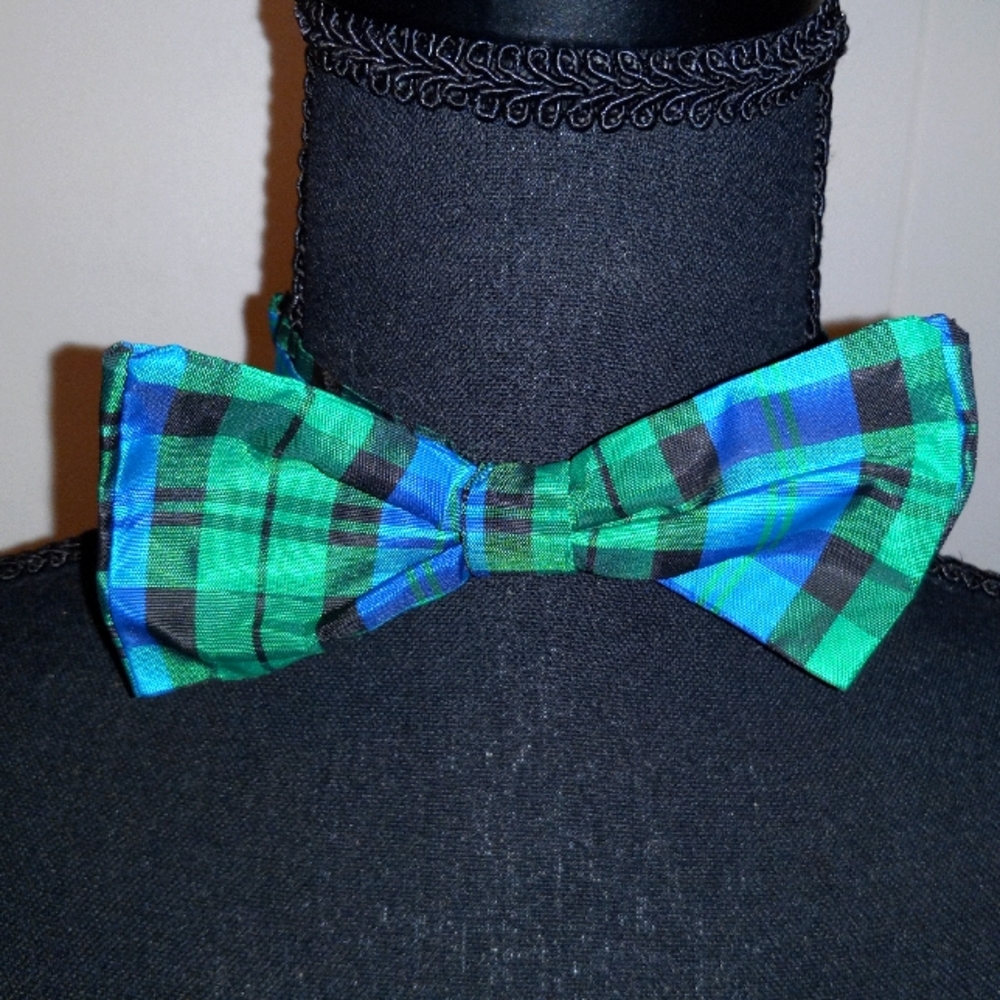 Madcaps blue and green adjustable bow tie